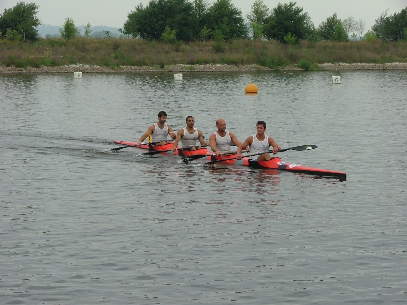 O K4 do clube em prova no Campeonato Nacional de 2005